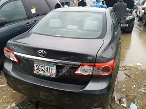 Toyota Corolla LE 4dr Sedan (1.8L 4cyl 4A) 2012 Gray