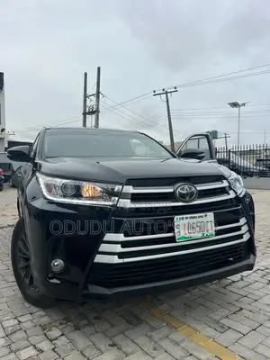 Toyota Highlander XLE 4x2 V6 (3.5L 6cyl 8A) 2017 Black