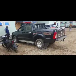Distress Sell for Toyota Hilux 2012 Model, Manual Gear Control