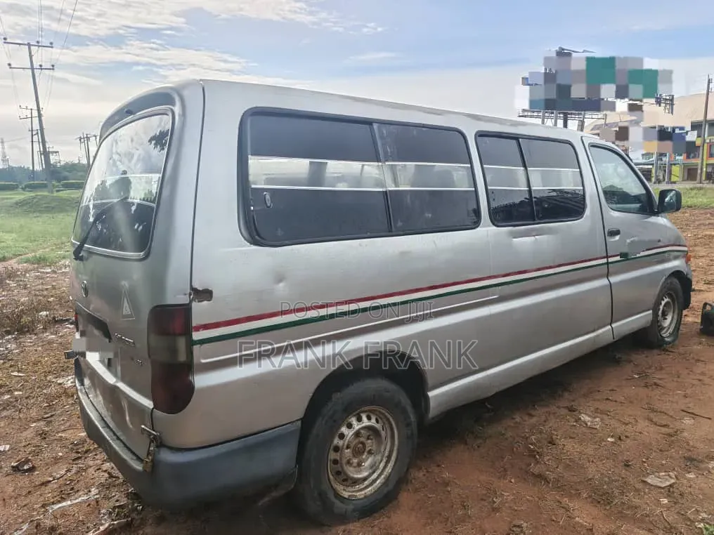 Toyota HiAce 2007 Grey