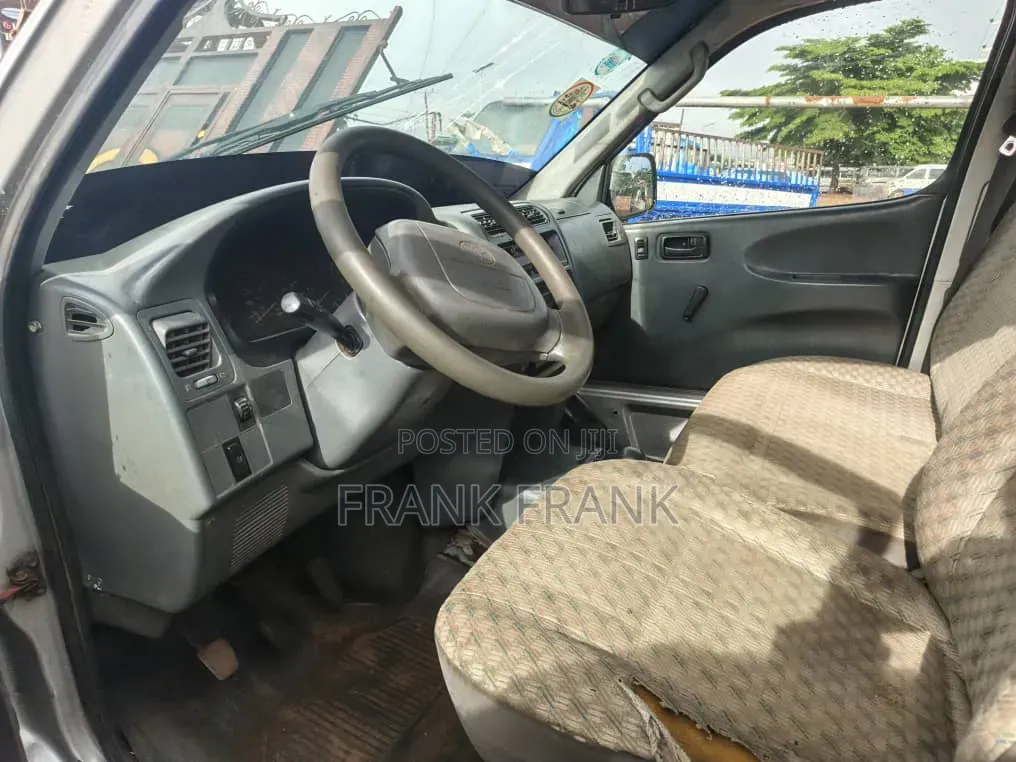 Toyota HiAce 2007 Grey