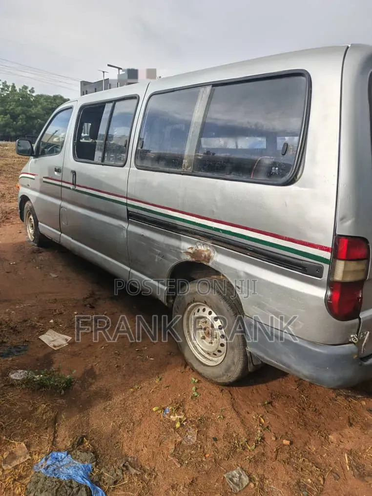 Toyota HiAce 2007 Grey