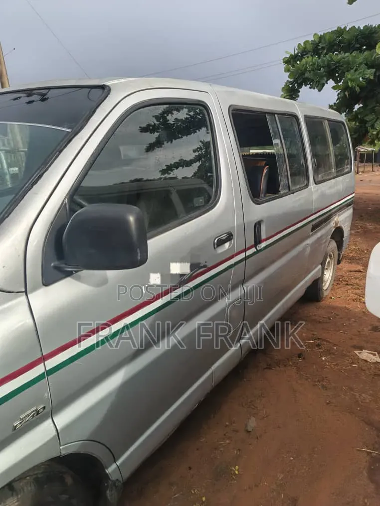 Toyota HiAce 2007 Grey