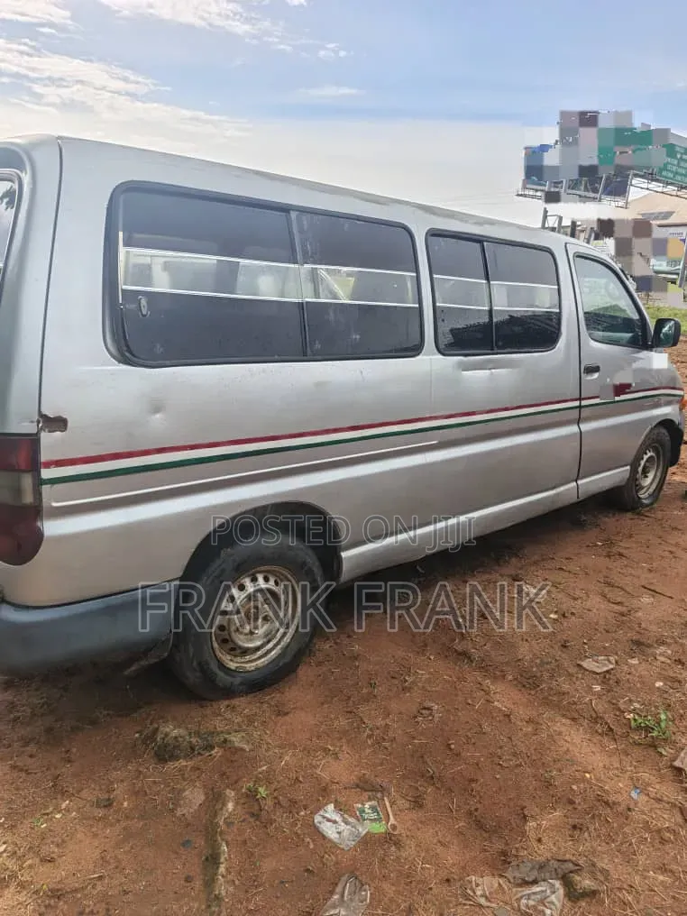 Toyota HiAce 2007 Grey