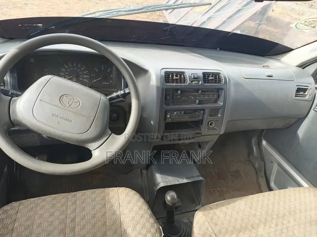 Toyota HiAce 2007 Grey