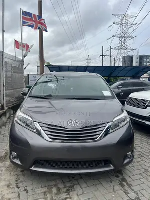 Toyota Sienna 2016