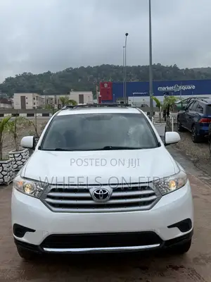 Toyota Highlander Limited 3.5l 4WD 2013 White
