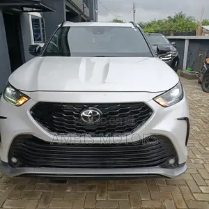 Toyota Highlander XSE AWD 2023 White
