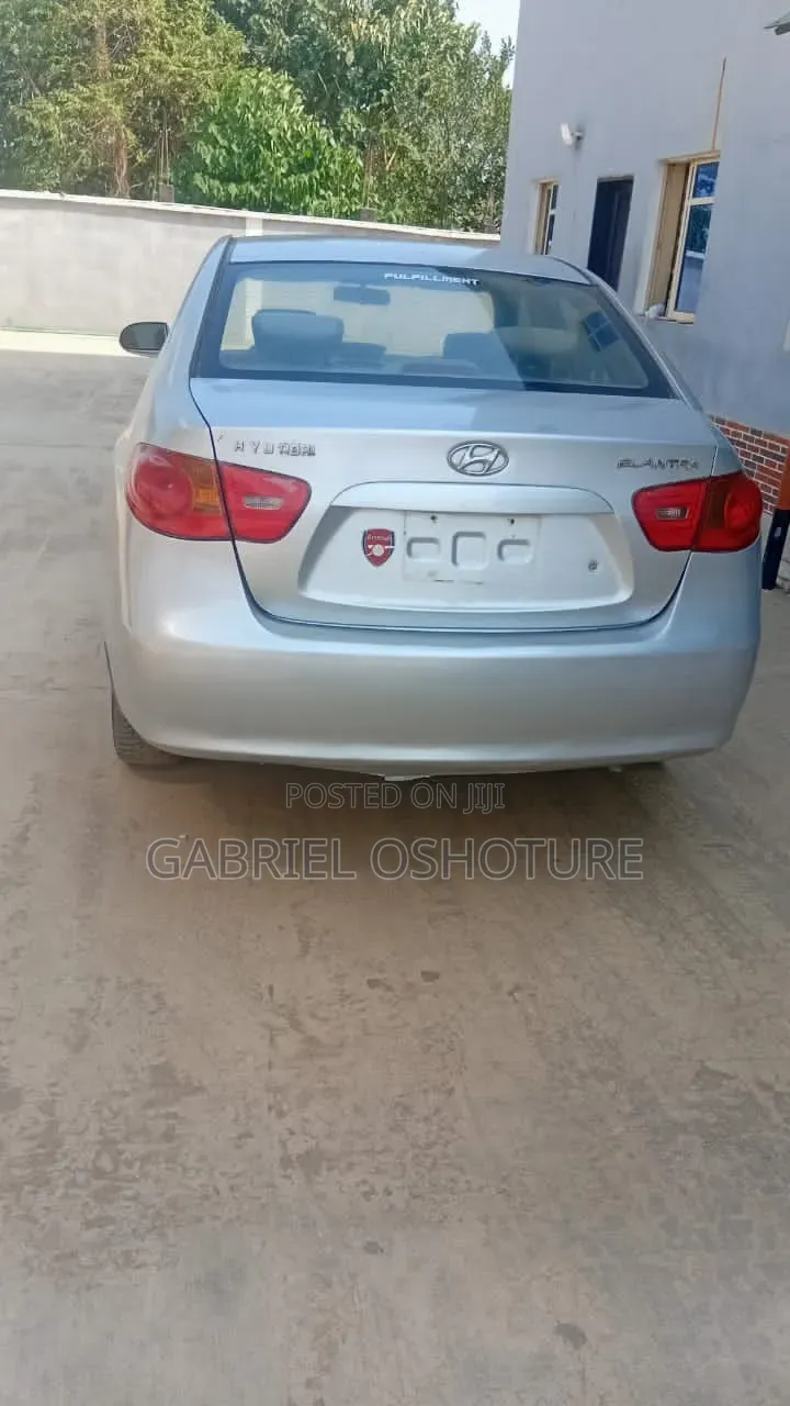 Hyundai Elantra 2008 Gray