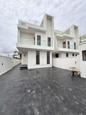 4bdrm Duplex in Ikota for sale