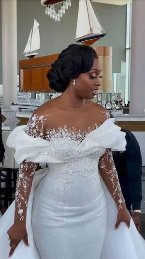 Vine-Embroidered Illusion Sleeve Bridal Dress With Detachable Train