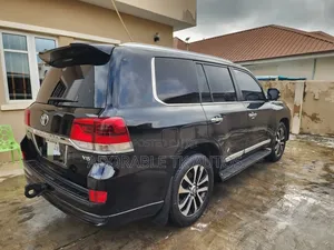 Toyota Land Cruiser Prado 4.0 Petrol GX-R 2019 Black