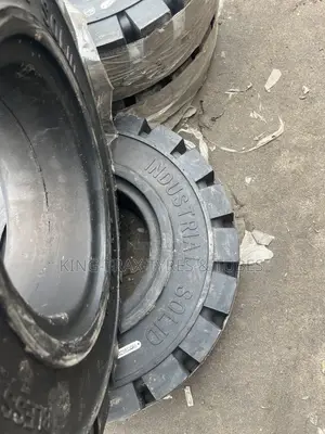 6.50-10 Heavy Duty Solid Forklift Tyre – Durable High Quality