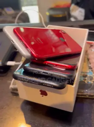 Apple iPhone XR 64 GB Red