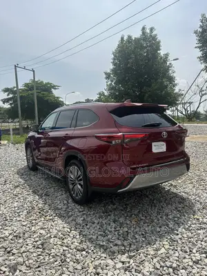 Toyota Highlander Platinum 2021 Red