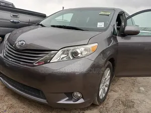Toyota Sienna XLE 7 Passenger 2012 Gray