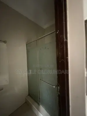 3bdrm Block of Flats in Wuye for rent