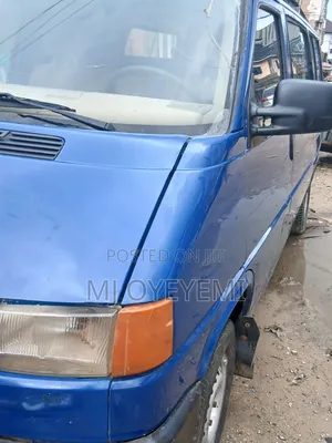 Bus 2006 Blue