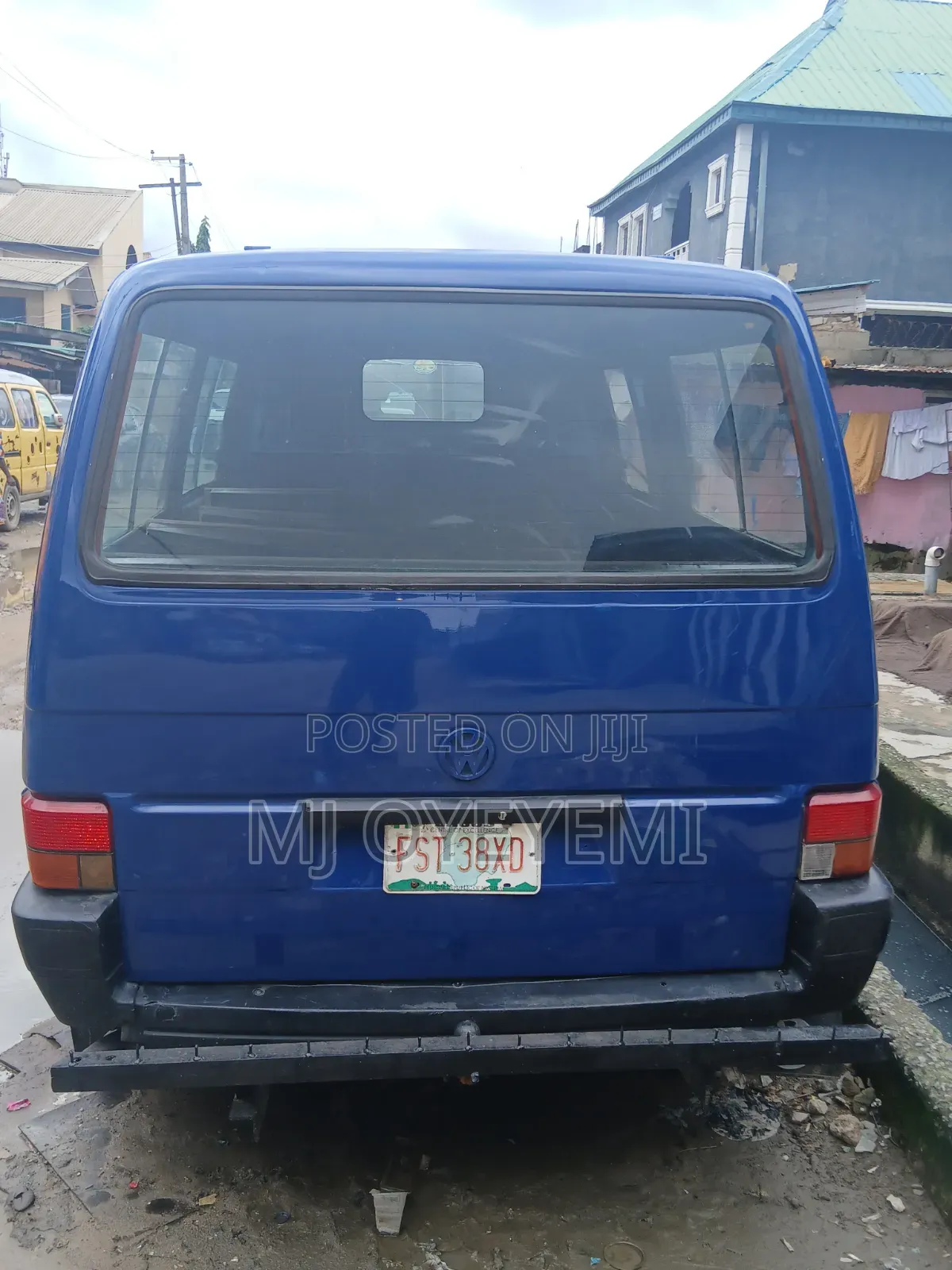 Bus 2006 Blue