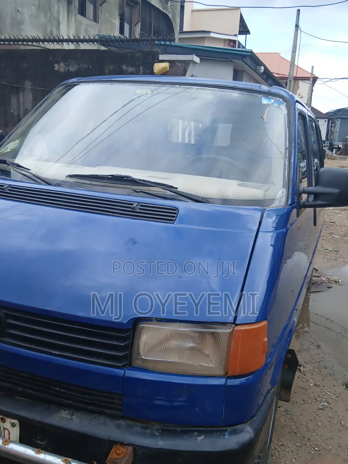 Bus 2006 Blue
