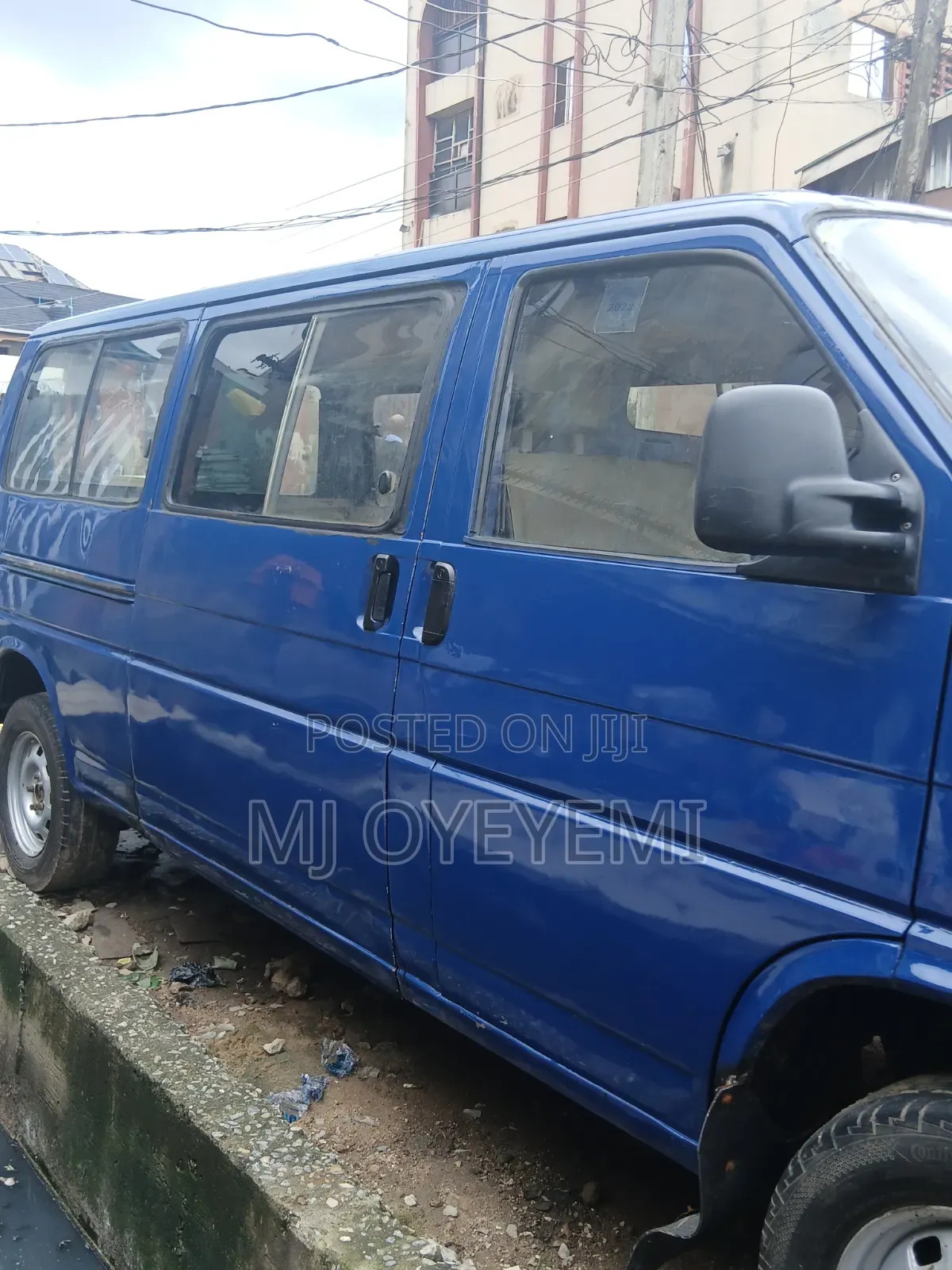 Bus 2006 Blue