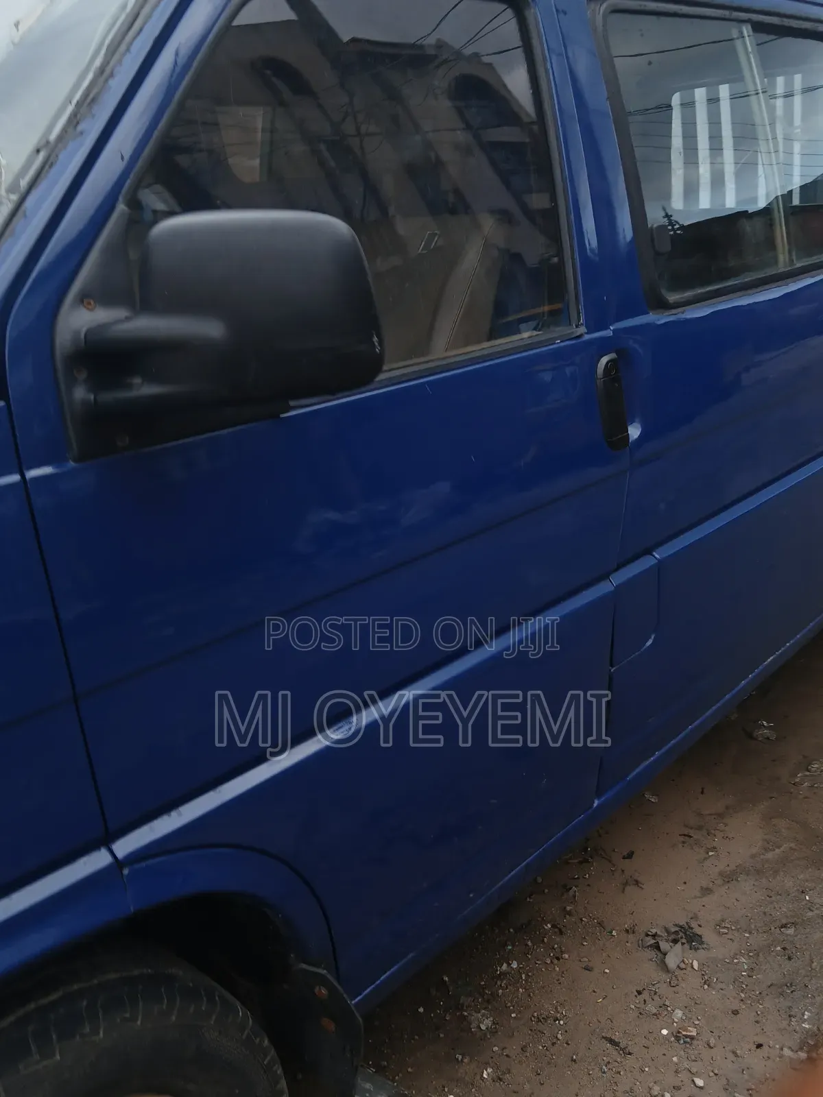 Bus 2006 Blue
