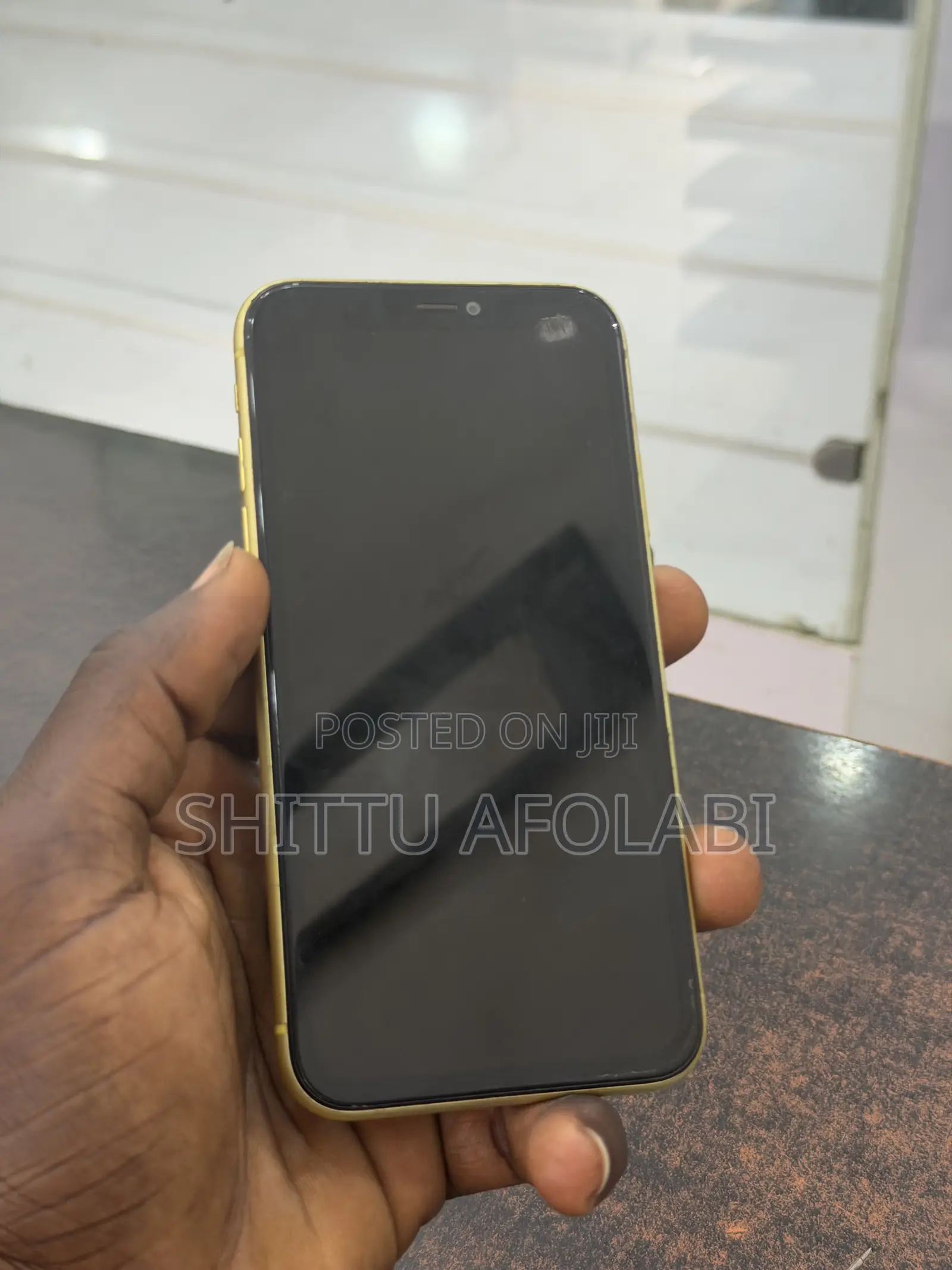 Apple iPhone 11 64 GB Yellow