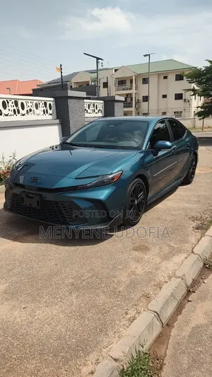 Toyota Camry SE 2025 Teal