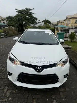 Toyota Corolla LE Eco Premium 4dr Sedan (1.8L 4cyl CVT) 2014 White