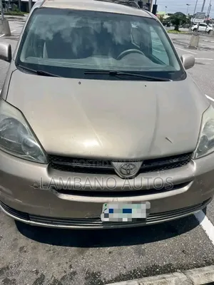 Toyota Sienna 2006 Gold