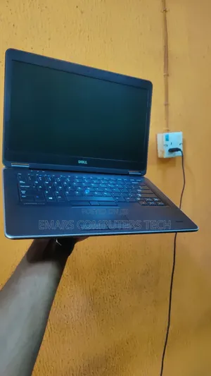Laptop Dell Latitude 7400 8GB Intel Core i5 SSD 128GB