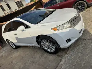 Toyota Venza XLE 2010 White