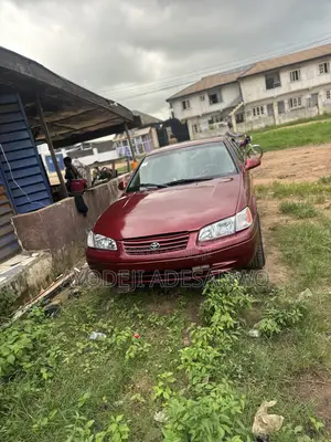 Toyota Camry Automatic 1999 Red