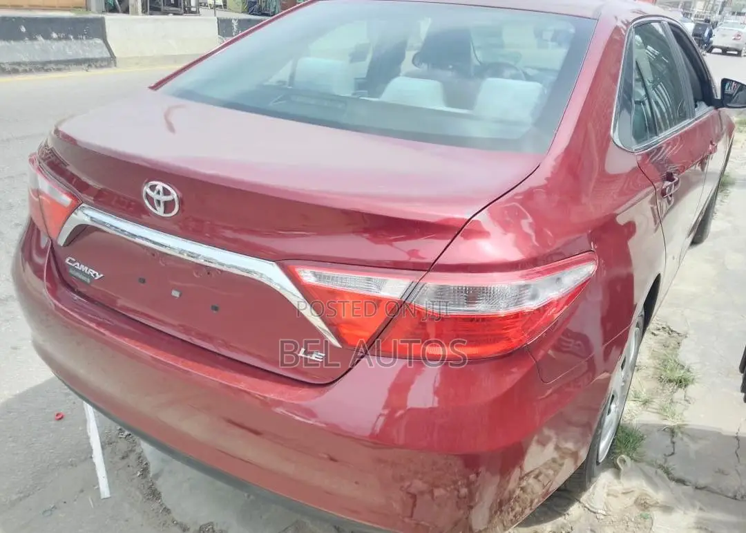 Toyota Camry 2016 Red