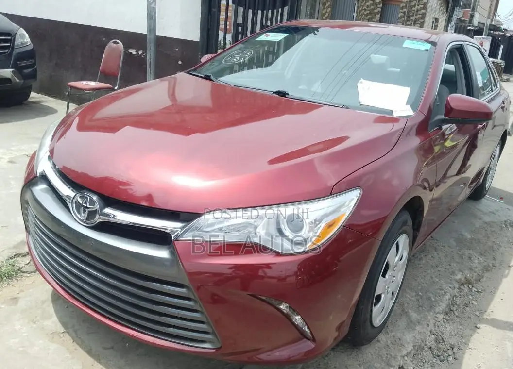 Toyota Camry 2016 Red