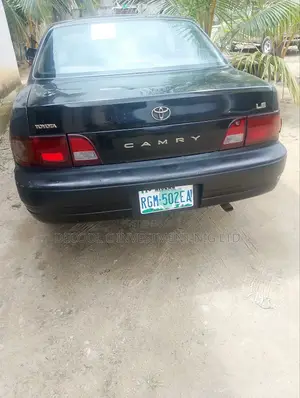 Toyota Camry LE 4dr Sedan (2.2L 4cyl 4A) 2000 Black