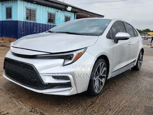 Toyota Corolla SE 2024 Silver