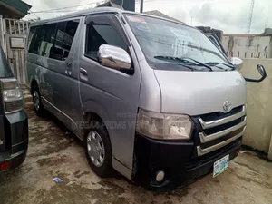 Toyota HiAce 2010 Silver