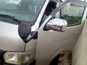 Toyota HiAce 2010 Silver