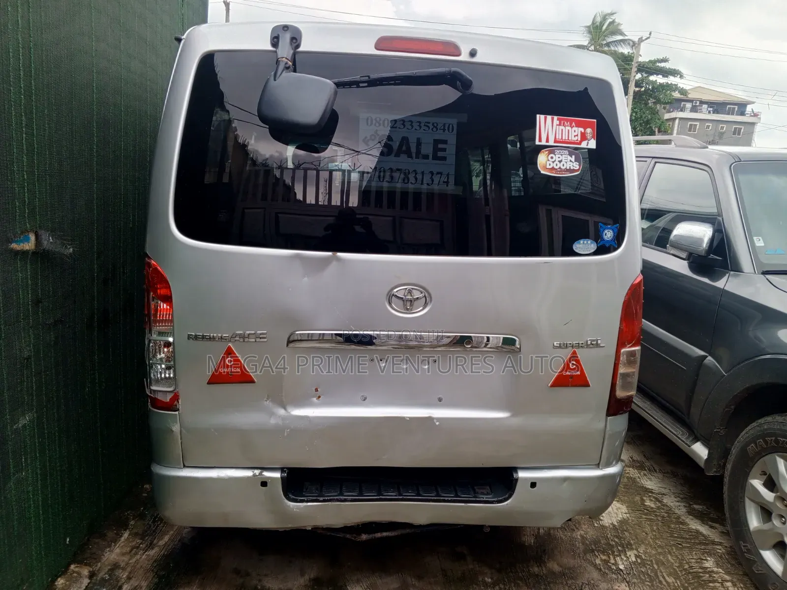 Toyota HiAce 2010 Silver