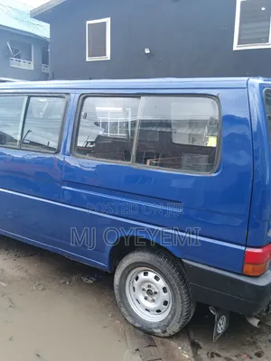 Volkswagen Transporter 2005 Blue