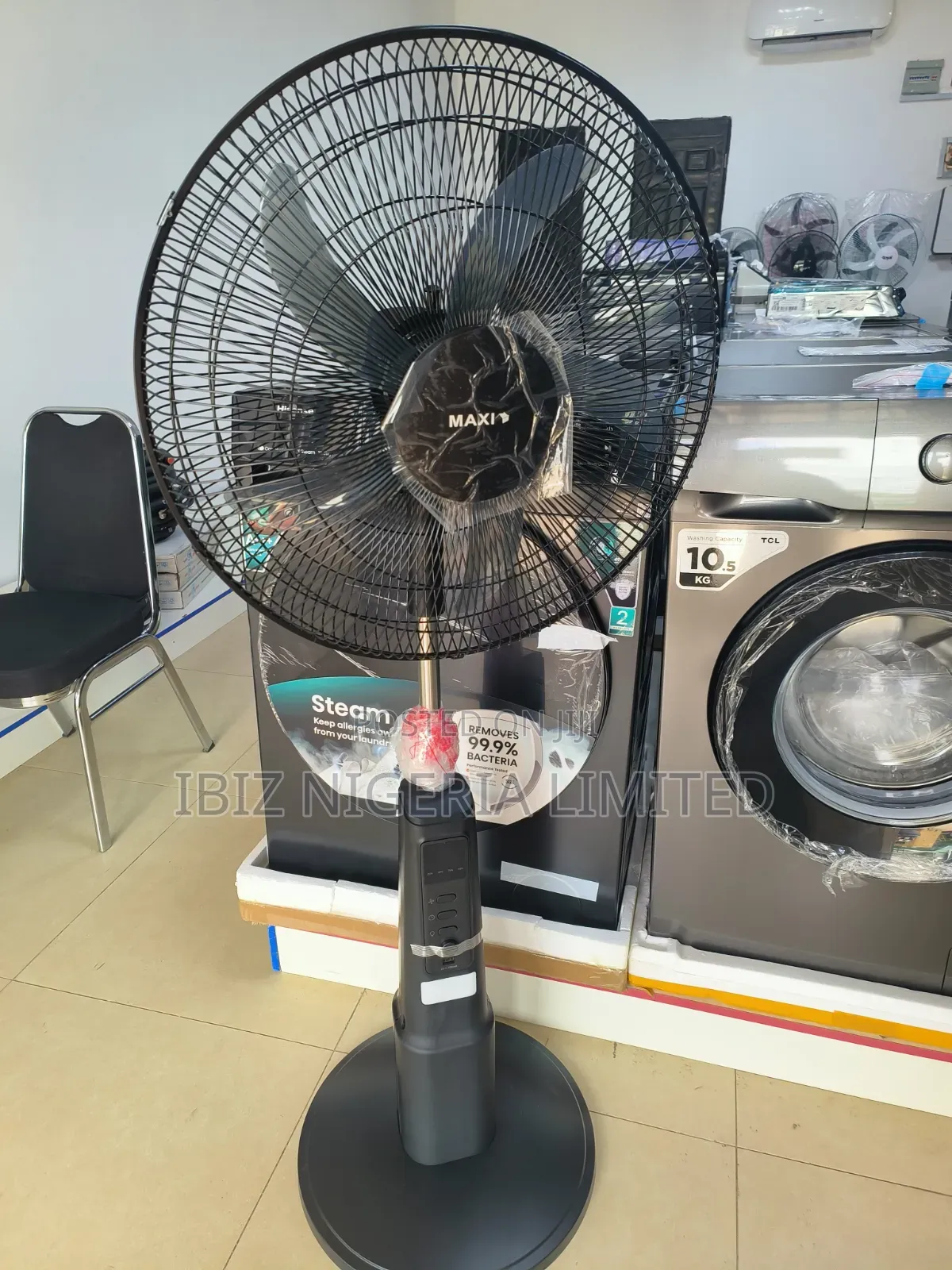 Maxi 18" Rechargeable Fan