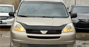 Toyota Sienna 2004 Gold