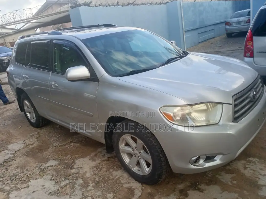 Toyota Highlander 2010 Silver