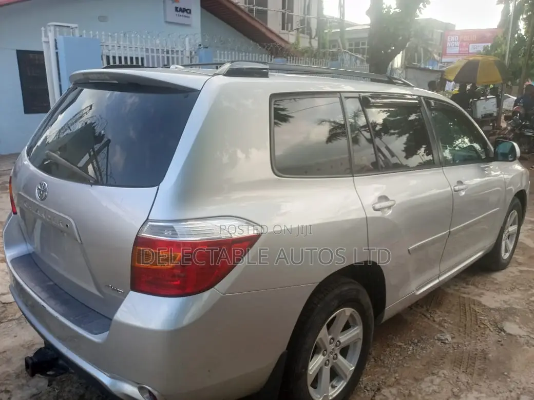 Toyota Highlander 2010 Silver
