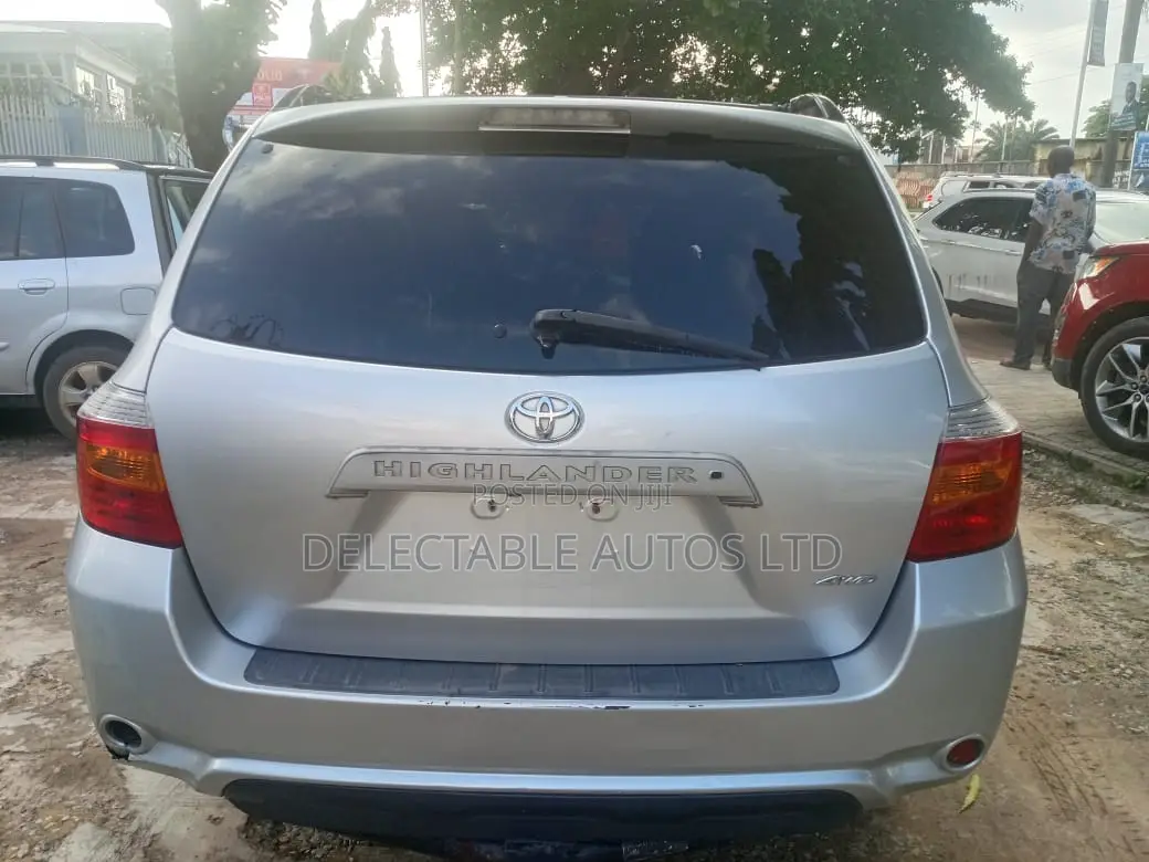 Toyota Highlander 2010 Silver