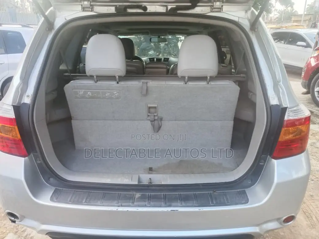 Toyota Highlander 2010 Silver