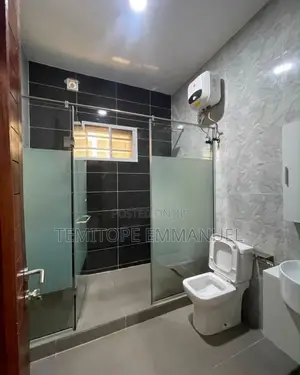 Furnished 20bdrm Block of Flats in Parkview Estate for rent