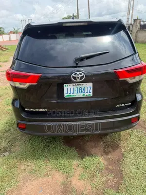 Toyota Highlander XLE 4dr SUV AWD (3.5L 6cyl 6A) 2015 Black