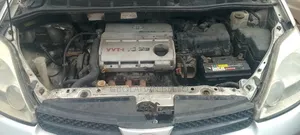 Toyota Sienna 2005 Silver